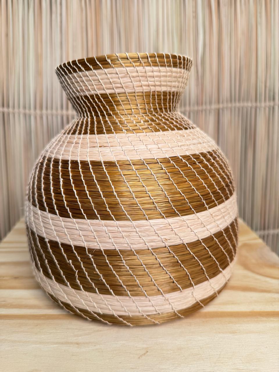 VASO CAPIM DOURADO LISTRA DE BURITI